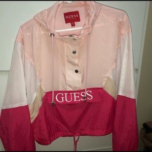 I’m selling a pink guess sweatshirt size M